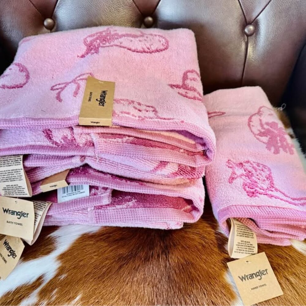 Wrangler Like Me Pink Towel Set